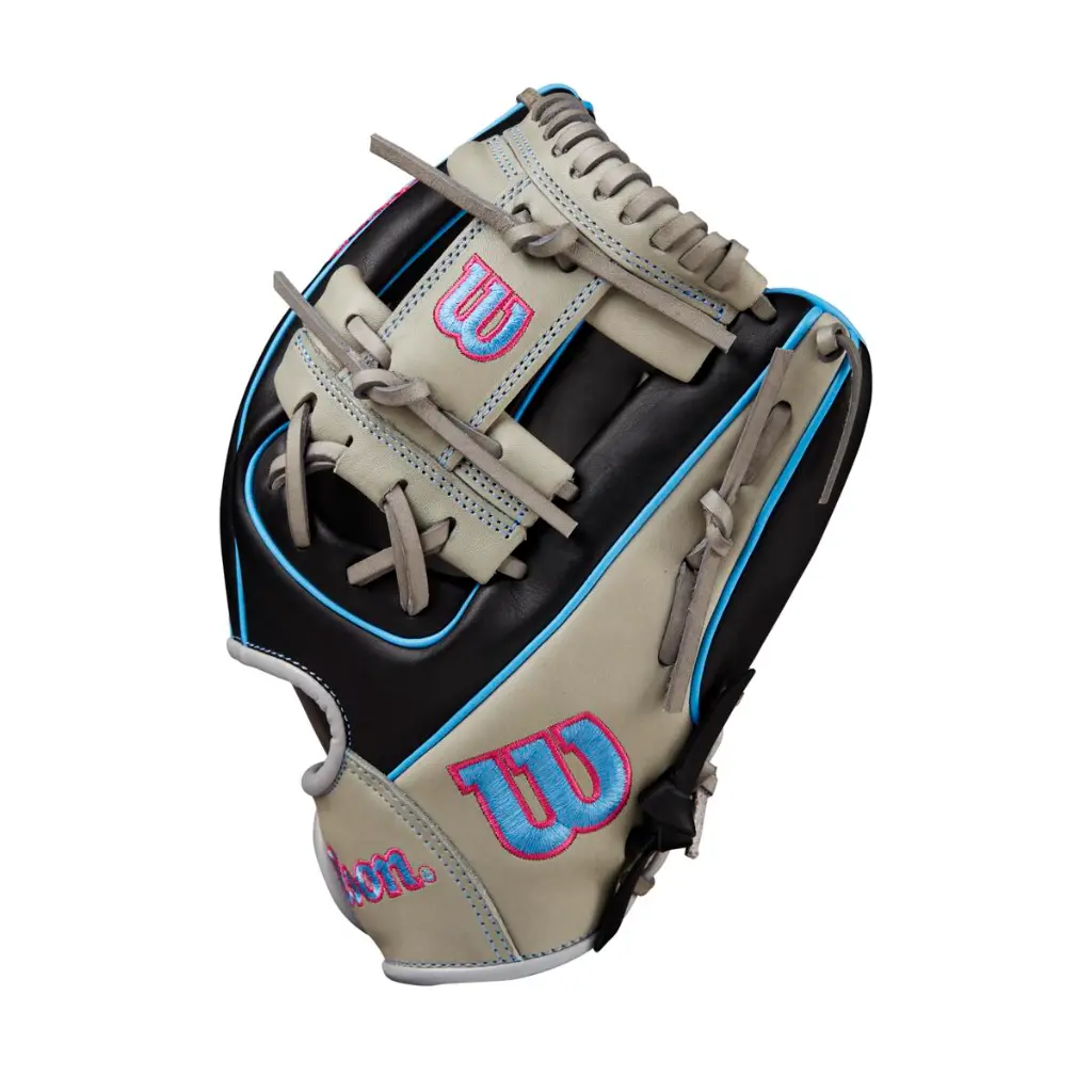 WBW102577_2_A1000_DP15_w_Pedroia_Fit_IF_115_Black_Grey.png.cq5dam.web.1200.1200.webp