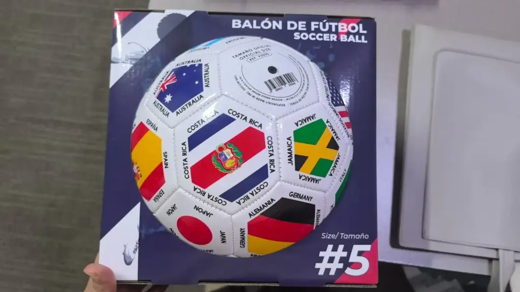 [93112-C] Caja Exhibidora para Balón Mini De Fútbol No.2 Banderas Mundial