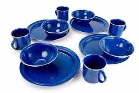 Set de Vajilla y Tazas Coleman 12 Piezas